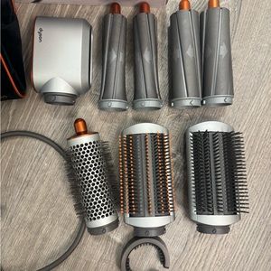 Dyson Airwrap complete